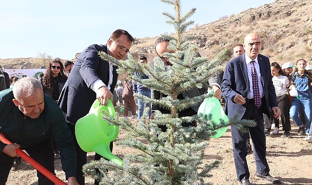 Nevşehir’de 11 Kasım Milli Ağaçlandırma Günü etkinlikleri kapsamında Nevşehir ve
