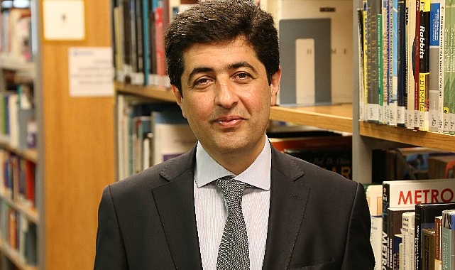 Bireyleri intihar eylemine iten risk faktörlerine işaret eden uzmanlar, intiharın