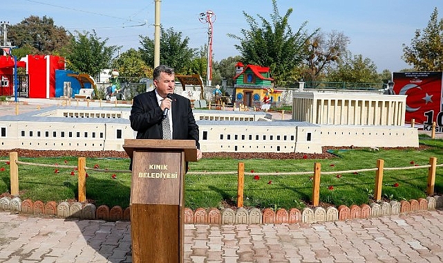 Kınık Belediye Başkanı Dr. Sadık Doğruer Aile Yaşam Merkezi öğrenci