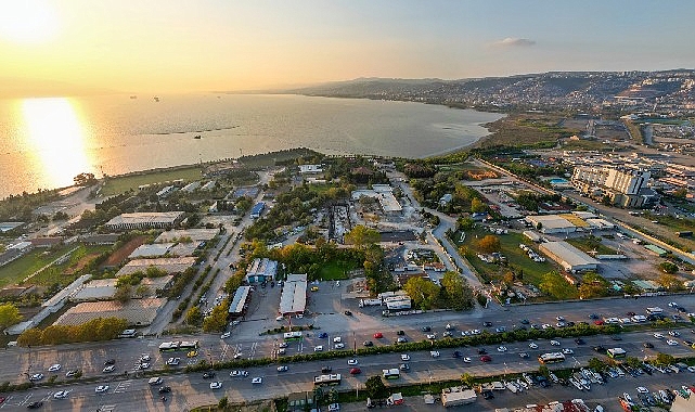 Kocaeli Büyükşehir Belediyesi tarafından inşa edilen İzmit Engelsiz Yaşam Merkezi’nde