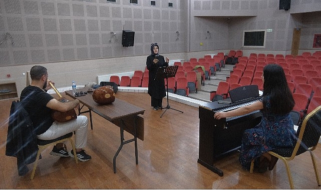 Büyükşehir Belediye Konservatuvarı Çocuk Korosu ve THM Uygulama Topluluğu'nun korist
