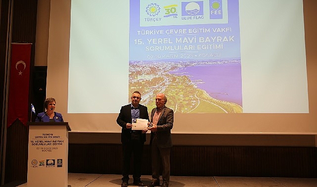 Dört gün boyunca Kocaeli’de eğitime katılan Mavi Bayrak sorumluları, sertifikalarını