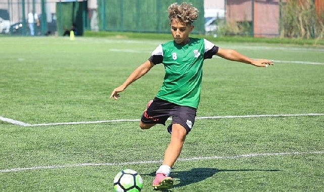 İzmir Amatör Spor Kulüpleri Federasyonu’nun organize ettiği U-12 Şenlik liginde