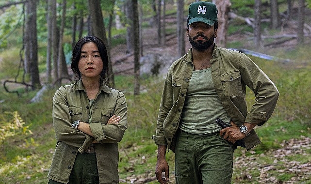 Donald Glover ve Maya Erskine’in baş rollerini paylaştığı yeni dizinin