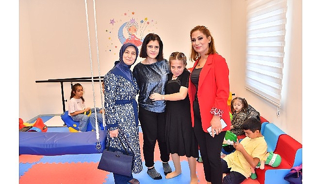 Gelecek Partisi Genel Başkanı ve eski başbakanlardan Ahmet Davutoğlu’nun eşi