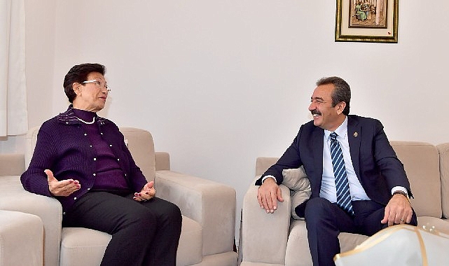 Çukurova Belediye Başkanı Soner Çetin, her yıl Öğretmenler Gününde olduğu