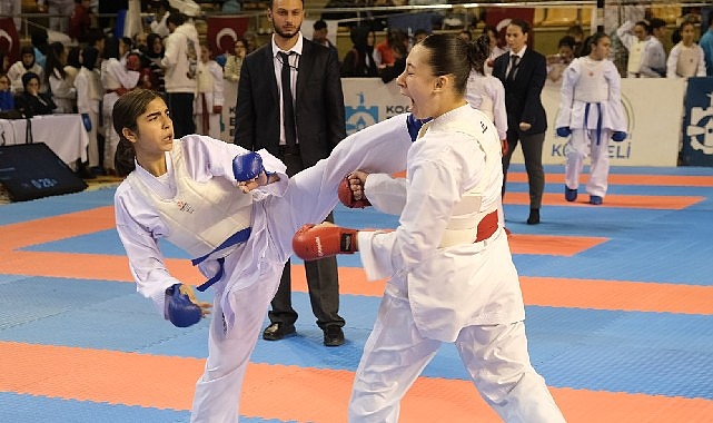 Kocaeli Büyükşehir Belediyesi’nin ev sahipliğinde düzenlenen ‘İllerarası Karate Ligi’ 1