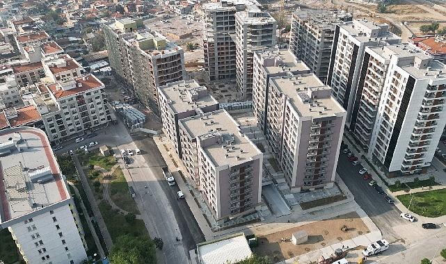 İzmir Büyükşehir Belediyesi’nin Türkiye’ye örnek şekilde yürüttüğü kentsel dönüşüm projelerinde