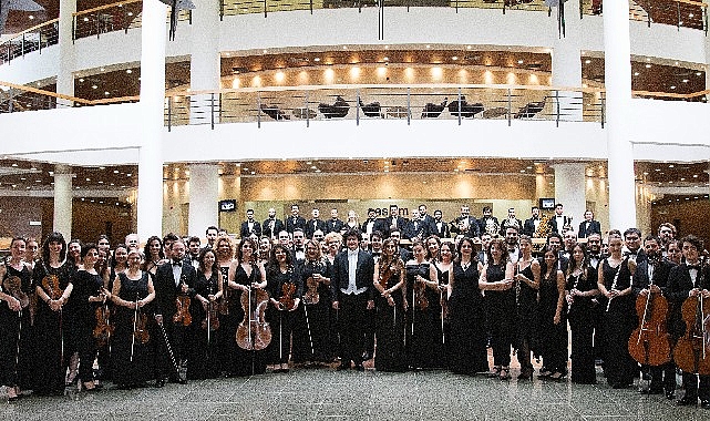 1992 yılında, dünya barışına ve farklı milletlerin kardeşliğine müzik yoluyla hizmet