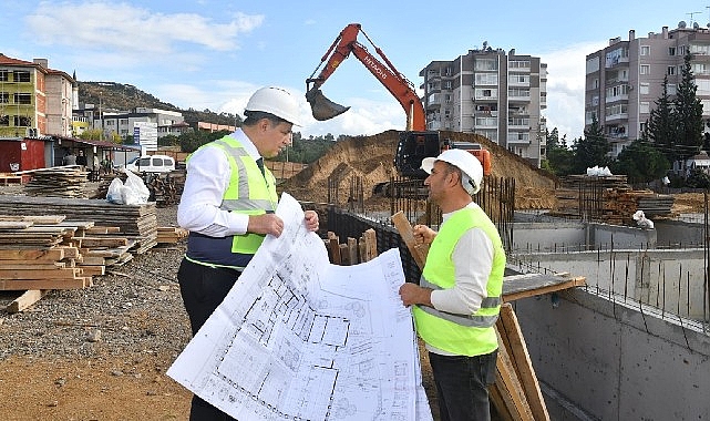 Karşıyaka Belediyesi tarafından yapımına başlanan taziye evi ve kütüphane binası