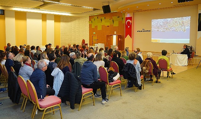 Ayvalık Belediyesi Halil Başyazgan Küçükköy Cumhuriyet Merkezi’de düzenlenen Ayvalık Endüstriyel