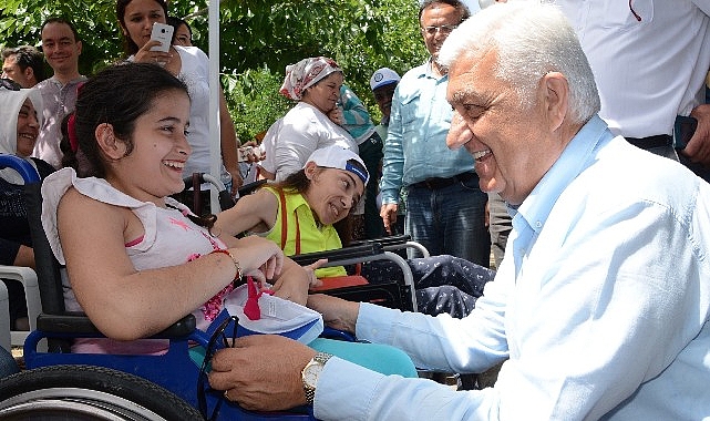 Bir toplumun gelişmişlik düzeyinin o toplumun içinde yaşayan engelli vatandaşlara