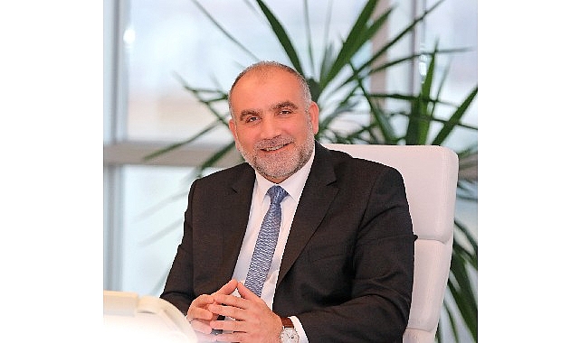 Canik Belediye Başkanı İbrahim Sandıkçı, ilçedeki Roman vatandaşlara katkılar sunan