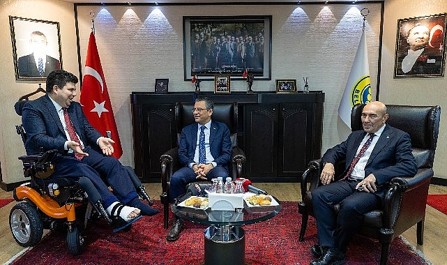 Cumhuriyet Halk Partisi (CHP) Lideri Özgür Özel, Buca Belediye Başkanı