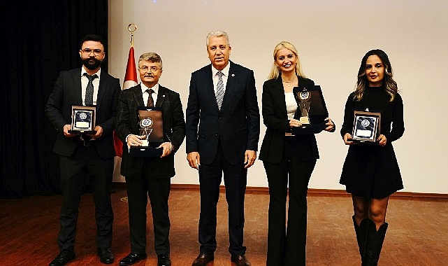 Öğrencilerin kariyerini destekleme konusunda ödüllü bir üniversite olan Ege Üniversitesi,