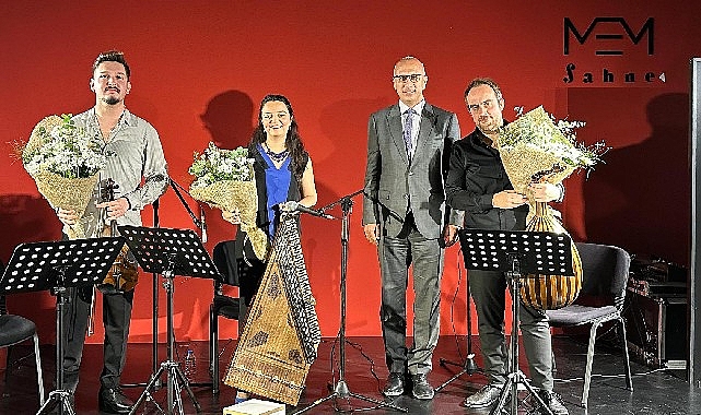 Nilüfer Belediyesi Dr. Hüseyin Parkan Sanlıkol Müzik Enstrümanları Müzesi’nde sahne