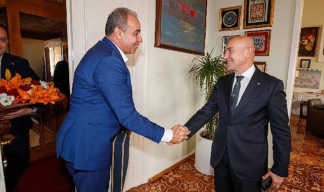 İzmir Veteriner Hekimleri Odası Başkanı Selim Özkan ile yönetim kurulu