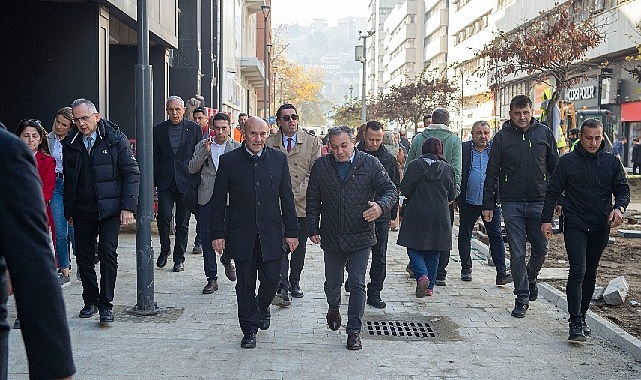 İzmir Büyükşehir Belediye Başkanı Tunç Soyer, altyapı çalışmalarının ardından üstyapı