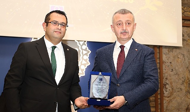 İnşaat mühendisleriyle bir araya gelen Başkan Büyükakın, “Kentsel dönüşüm fırsatını,