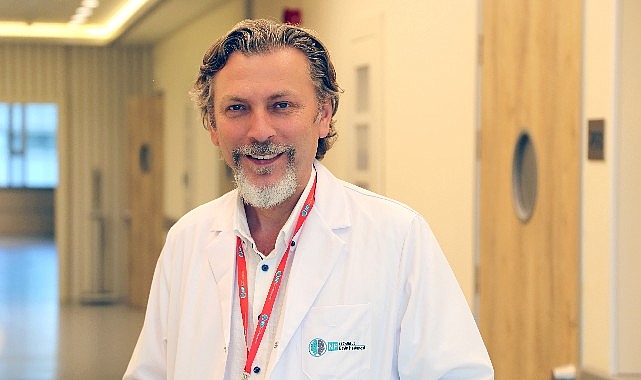 Çoğu hastada tek taraflı elde titreme olarak başlayan Parkinson hastalığının