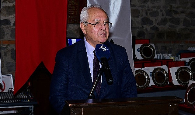 Karabağlar Belediye Başkanı Muhittin Selvitopu, Karabağlar Belediye Meclisi üyeleri ve