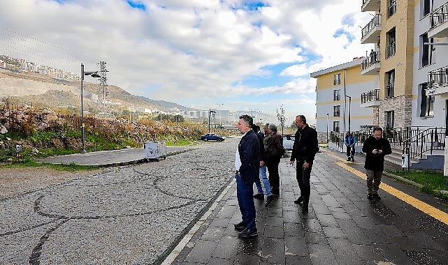 Sokak çalışmalarını aralıksız sürdüren Bayraklı Belediye Başkanı Serdar Sandal, TOKİ