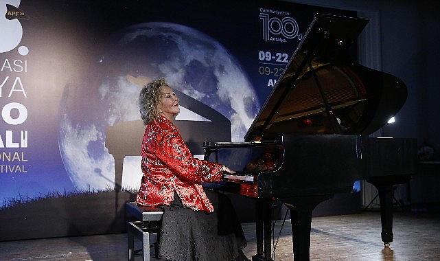 23. Antalya Uluslararası Piyano Festivali kapsamında ünlü piyanist Devlet Sanatçısı
