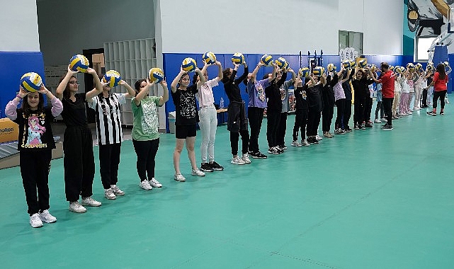 Büyükşehir’in Kocaelili çocukların ücretsiz ders aldığı spor okullarında 9 branşta