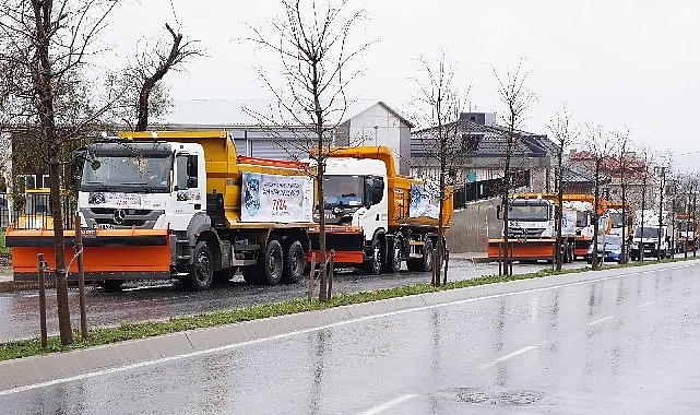 Beylikdüzü Belediyesi kışla mücadele ekipleri, zorlu kış şartları öncesi kar