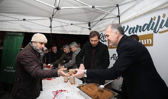 İnegöl Belediyesi’nin kandil gecesi helva ikramı geleneği Regaip Kandilinde Hacı