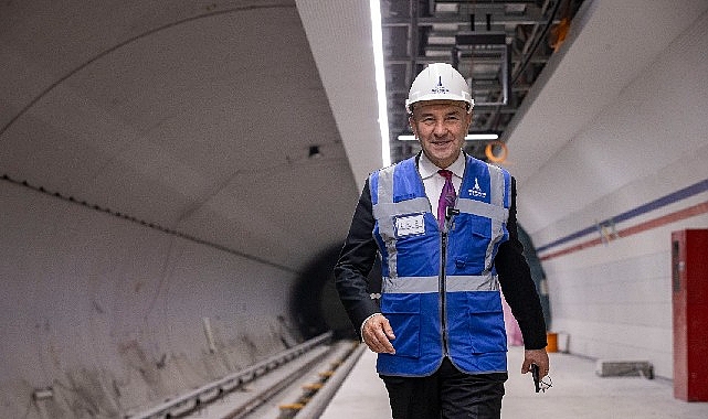 İzmir Büyükşehir Belediyesi, şehri demir ağlarla örmeye devam ediyor. Başkan