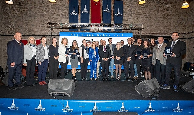 İzmir Büyükşehir Belediyesi’nin bu yıl 24’üncüsünü düzenlediği Barış Selçuk Gazetecilik
