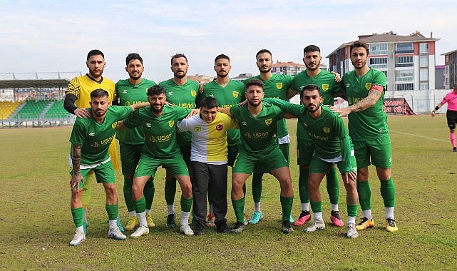Play-off mücadelesi öncesi ligin son maçında Altınovaspor ile 1966 Edremitspor