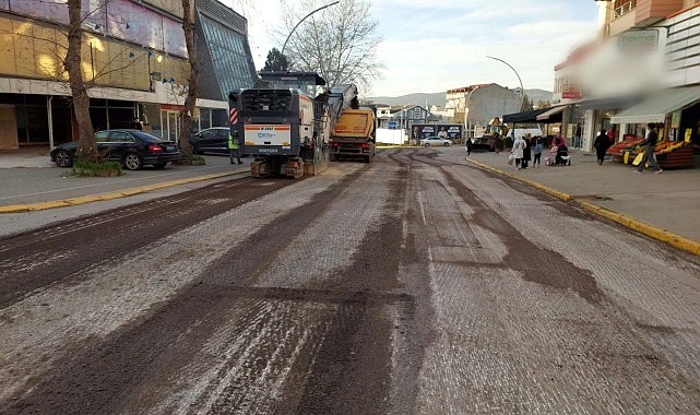 Büyükşehir Belediyesi tarafından Derince 60 Evler Körfez Caddesinde üstyapı yenilendi