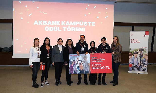 Akbank, 21. yüzyıl yetkinliklerini gençlerle buluşturduğu Akbank Gençlik Akademisi çatısı