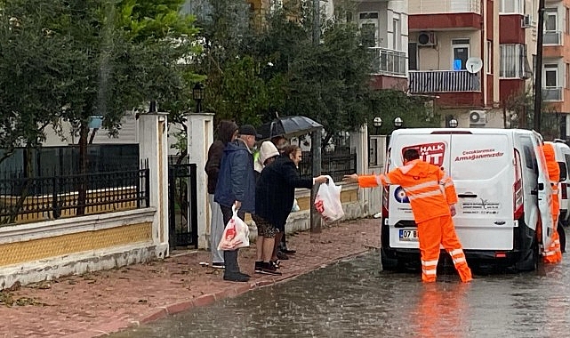 Büyükşehir Belediyesi, Antalya’da dün geceden itibaren etkili olan yağış nedeniyle