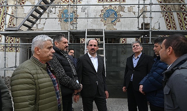 Asrın felaketinin birinci yıldönümünde Hatay’da hayatını kaybedenler için düzenlenen anma