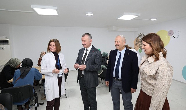 Gebze Manolya Anne Şehir Merkezi tanıtım programına katılan Başkan Büyükakın,