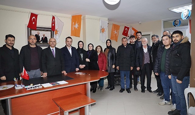 Barbaros Mahallesi’nde Seçim İrtibat Bürosu’nu ziyaret eden Körfez Belediye Başkanı