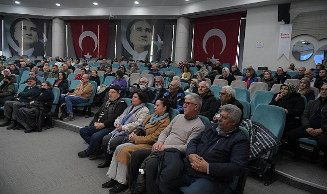 Bornova Belediyesi'nin tarımsal kalkınmayı desteklemek amacıyla her yıl düzenlediği arıcılık