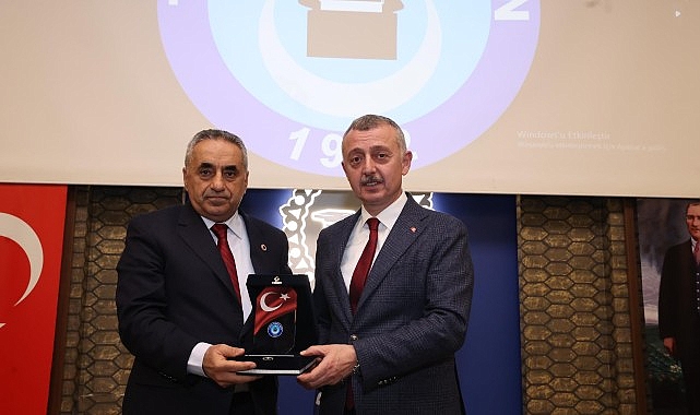 Başkan Büyükakın, Kamu-Sen’e bağlı Türk Büro-Sen’in moral gecesinde yönetim ve