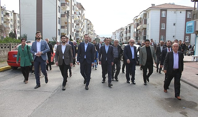 Cumhur İttifakı’nın Yenikent Mahallesi’nde düzenlediği yürüyüş, yoğun katılımla gerçekleşti. Başkan