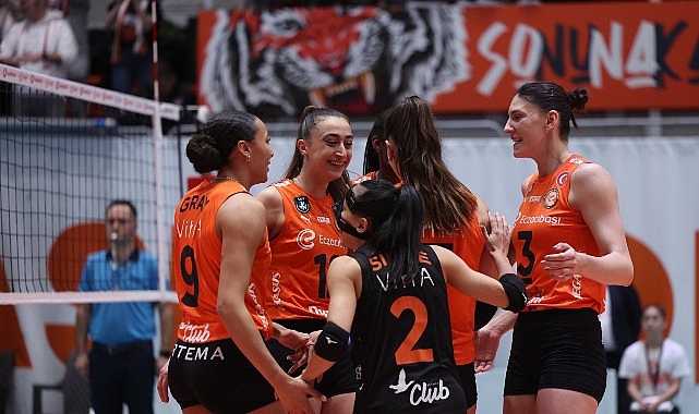 CEV Şampiyonlar Ligi çeyrek final rövanş maçında Eczacıbaşı Dynavit, İtalyan