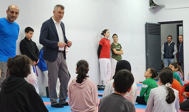 Gölcük Belediyesi, ilçedeki atıl yapıları dönüştürerek eğitim yuvalarına dönüştürüyor. Çalışmalar