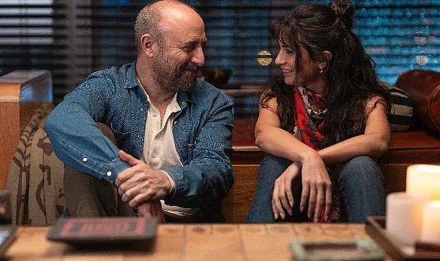Başrolünü Tûba Büyüküstün ve Halit Ergenç’in paylaştığı “Yarın Yokmuş Gibi”