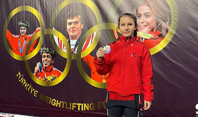 İzmirli genç sporcular, atletizm, halter ve yelken şampiyonalarında büyük başarılara