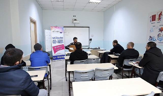 Halk Üniversitesi KO-MEK, talep üzerine Karamürsel’de imam ile müezzinlere hitabet