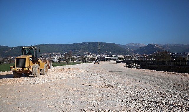 Muğla Büyükşehir Belediyesi tarafından Menteşe yeni otogar yolunda başlatılan dört