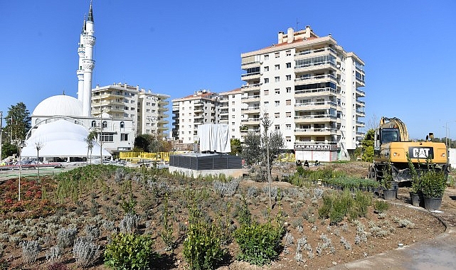 İzmir Büyükşehir Belediyesi açılışına günler kalan Narlıdere Metrosu’nun istasyon üstlerini,