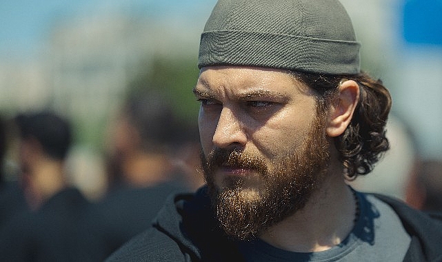 Netflix, başrolünde Çağatay Ulusoy’un yer aldığı, Taylan Biraderler imzalı dizisi Kübra’nın ikinci sezonunu duyurdu.